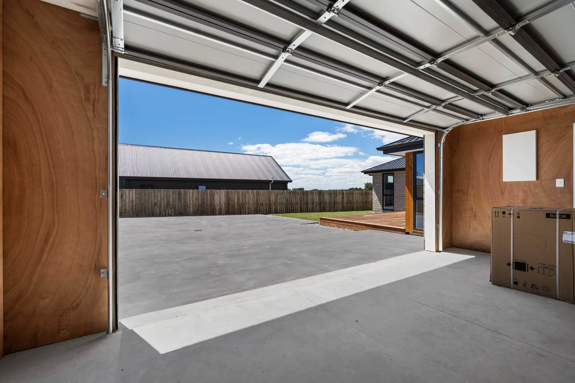 Cedar Courtyard gallery image 30